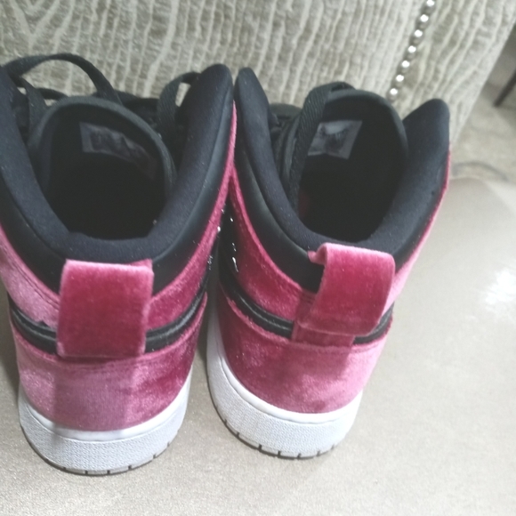 Nike Jordan 1 Mid Velvet Athletic Shoes/Sneakers - Picture 3 of 8